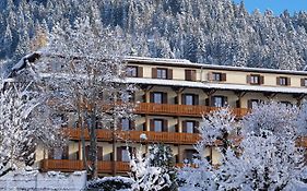 Villars Lodge